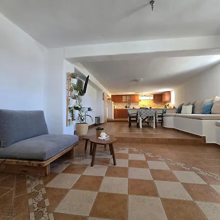 Tamarisk House-an Ideal Getaway In Southern Paros Lägenhet *